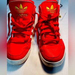 Hard Court High J 'Red Gold'
Adidas / Sneakers. 6 preowned